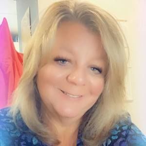 Meet your Posher, Debbie